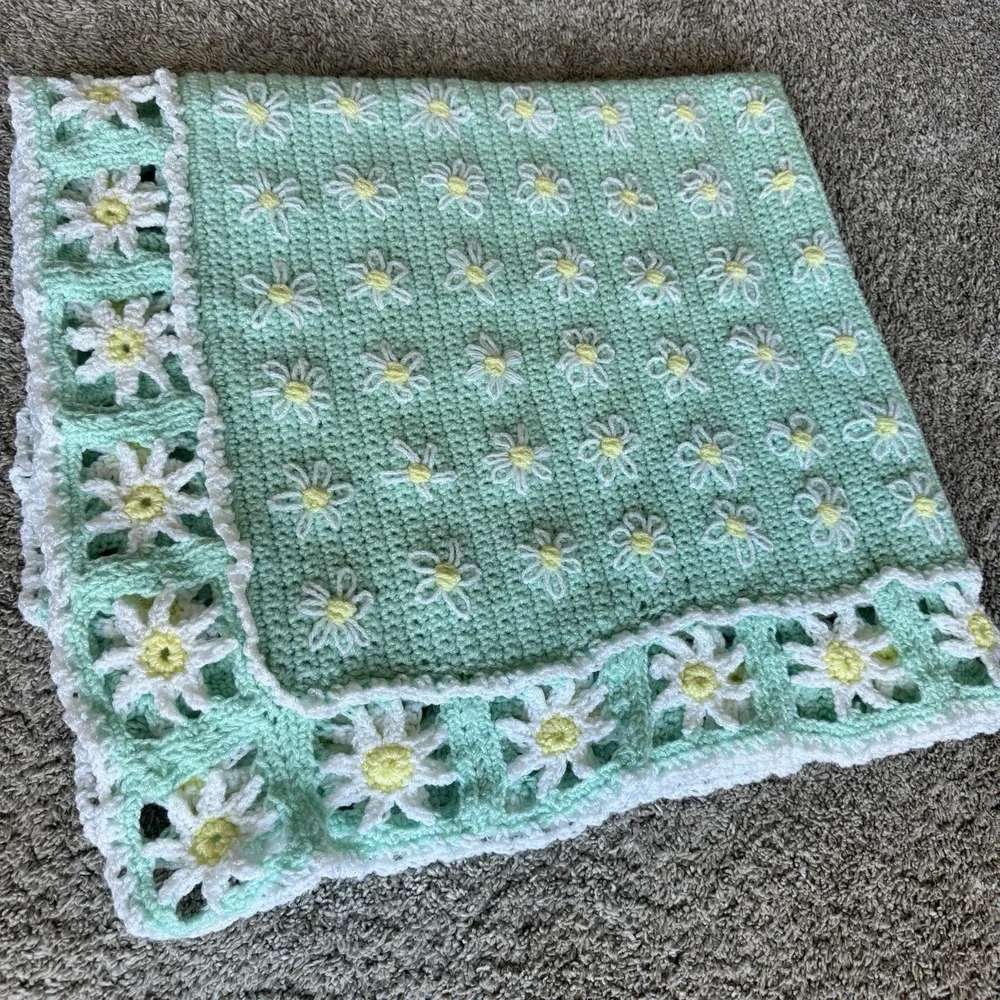 Vintage Daisy 3D Handmade Crochet Afghan Throw Coverlet Grannycore 43